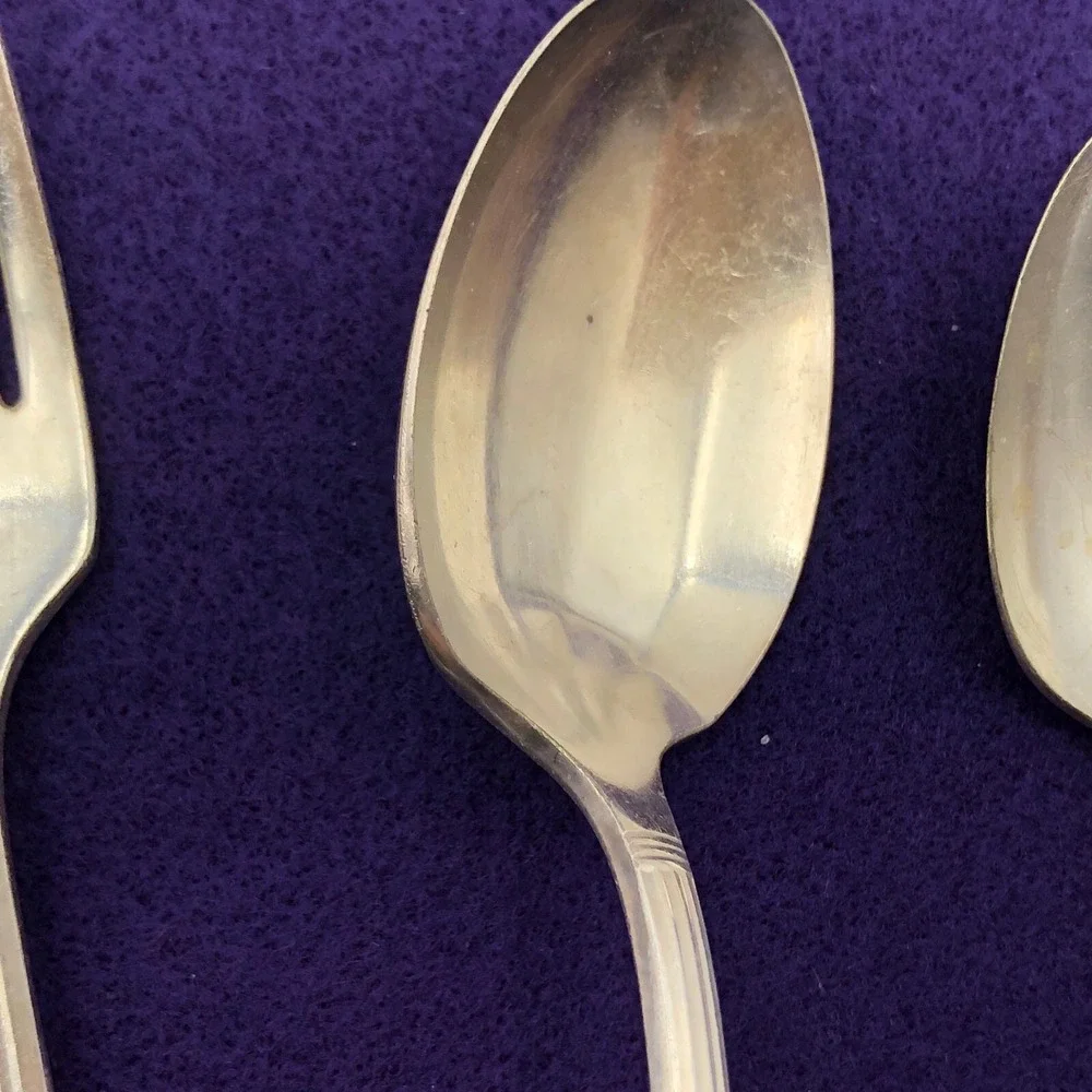 Set of 4 Serving pieces - Oneida Silver Coronation Butter Knife Spoon Fork